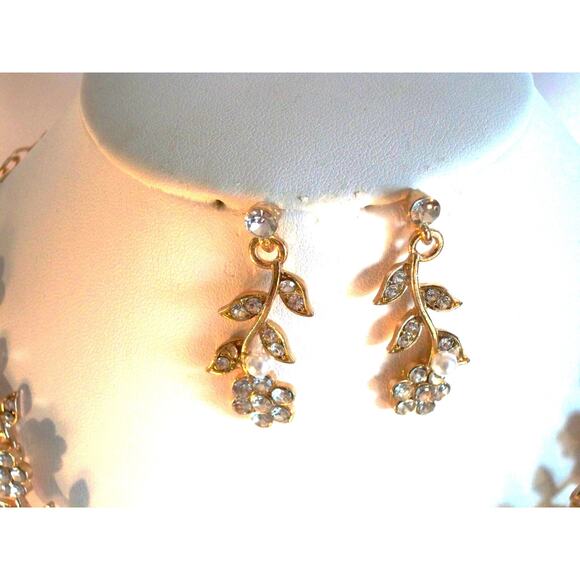 Gold flower vine rhinestone necklace, bridal MOB prom party evening necklace - Picture 6 of 7